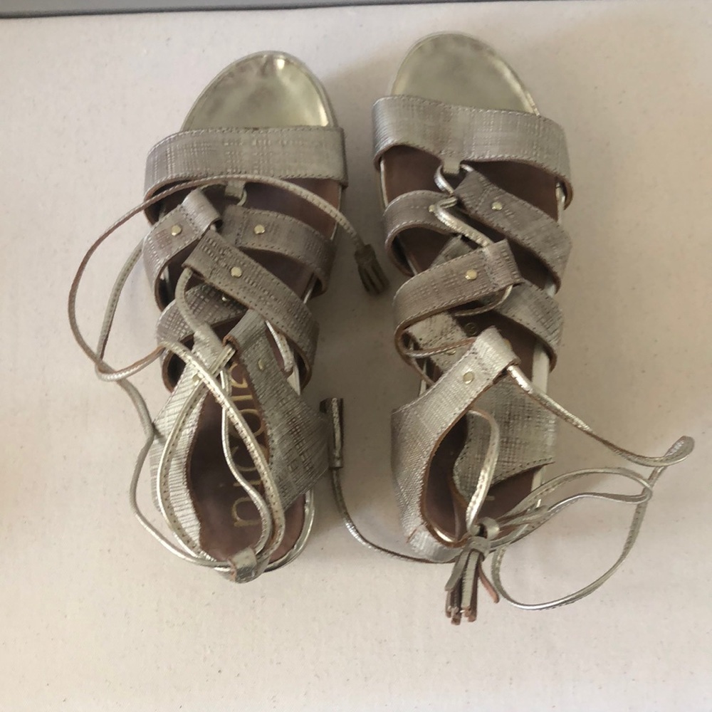 Nicole platform gold sandal size 7.5